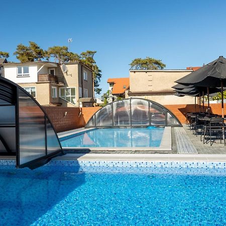 Pod Winogronem - Apartamenty Z Basenem I Wyzywieniem ポビエロボ エクステリア 写真