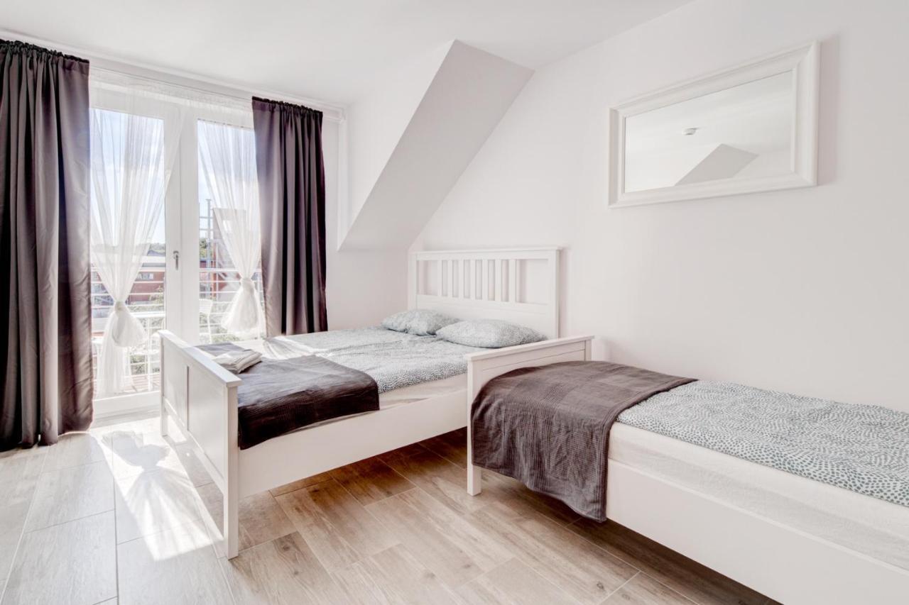 Pod Winogronem - Apartamenty Z Basenem I Wyzywieniem ポビエロボ エクステリア 写真